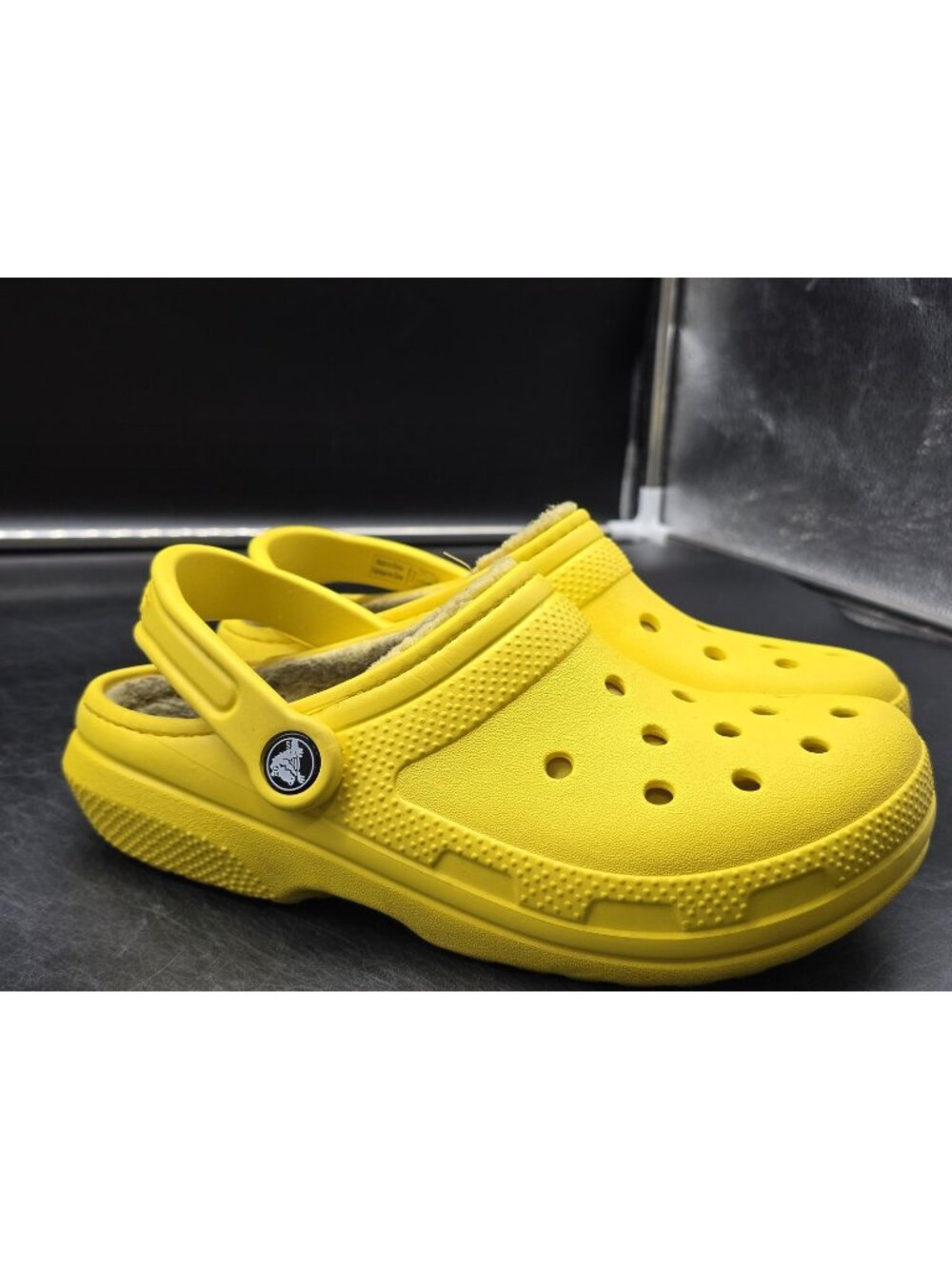 Crocs Classic Lined Clog Shoes Womens Size 6 Yellow Fuzzy Warm Slip On Damaged